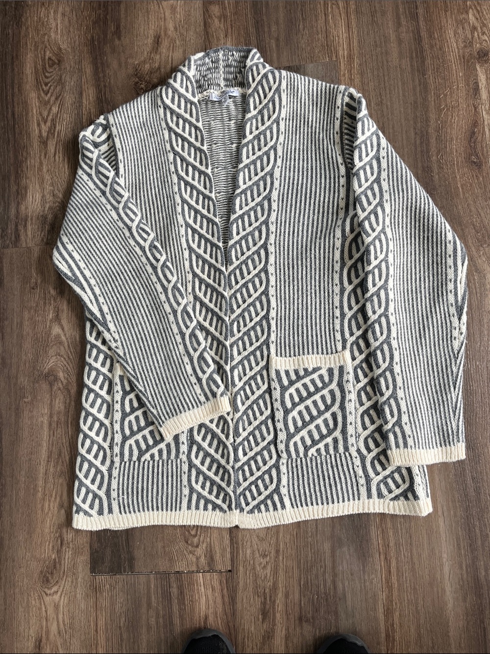 NorthStyle Grey & Cream Cable Trim Open Front Cardigan - Size M